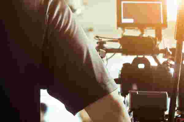 Gary Vaynerchuk的个人摄像师对如何雇用个人摄像师有一些想法