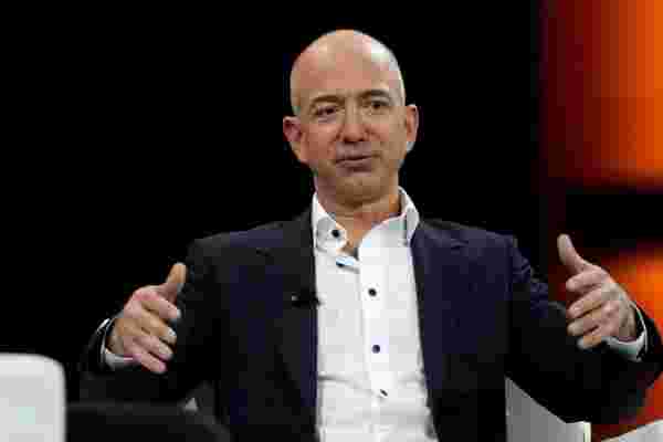 杰夫·贝佐斯 (Jeff bezos) 的火箭公司今年开始试飞